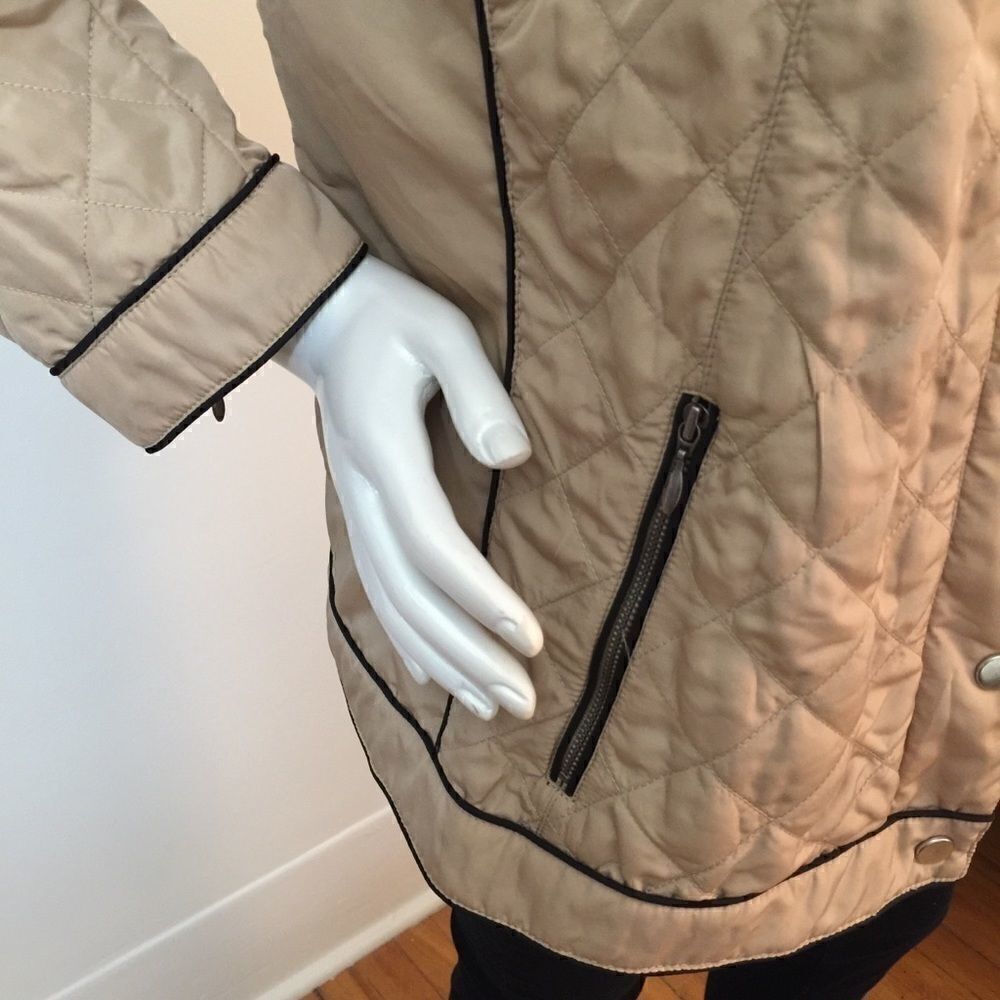 Chico’s Tan shimmer lite Quilted Puffer Jacket - Picture 5 of 8